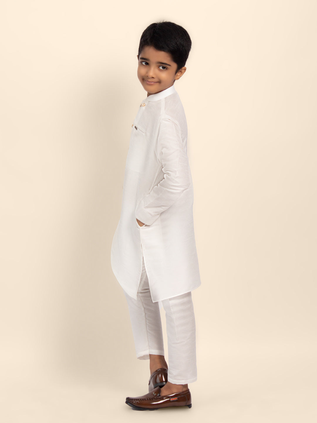 Boys' White Dupion Kurta & Pyjama Set – Asymmetric
